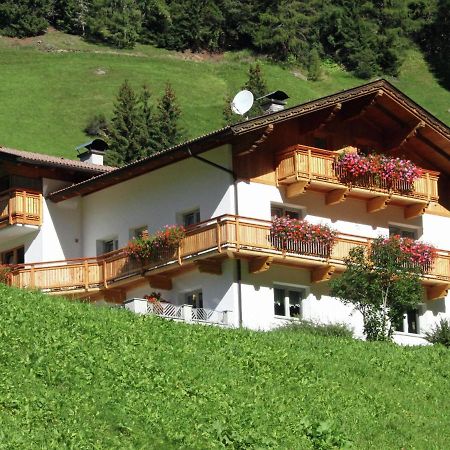 Home With A Wooden Decor And Full Of Atmosphere Außervillgraten Exteriör bild