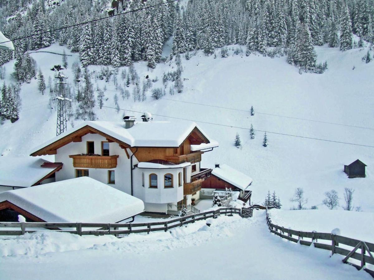 Home With A Wooden Decor And Full Of Atmosphere Außervillgraten Exteriör bild