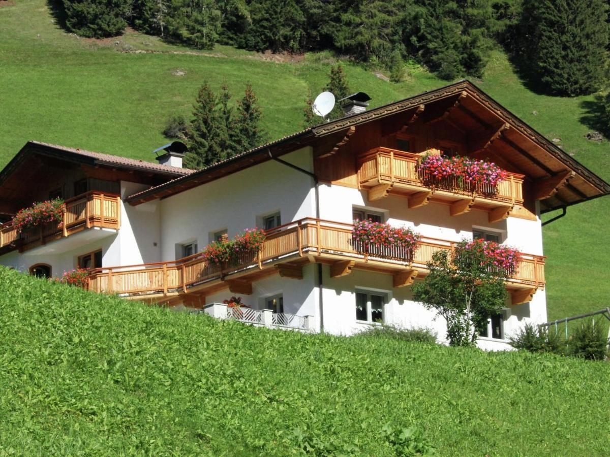 Home With A Wooden Decor And Full Of Atmosphere Außervillgraten Exteriör bild