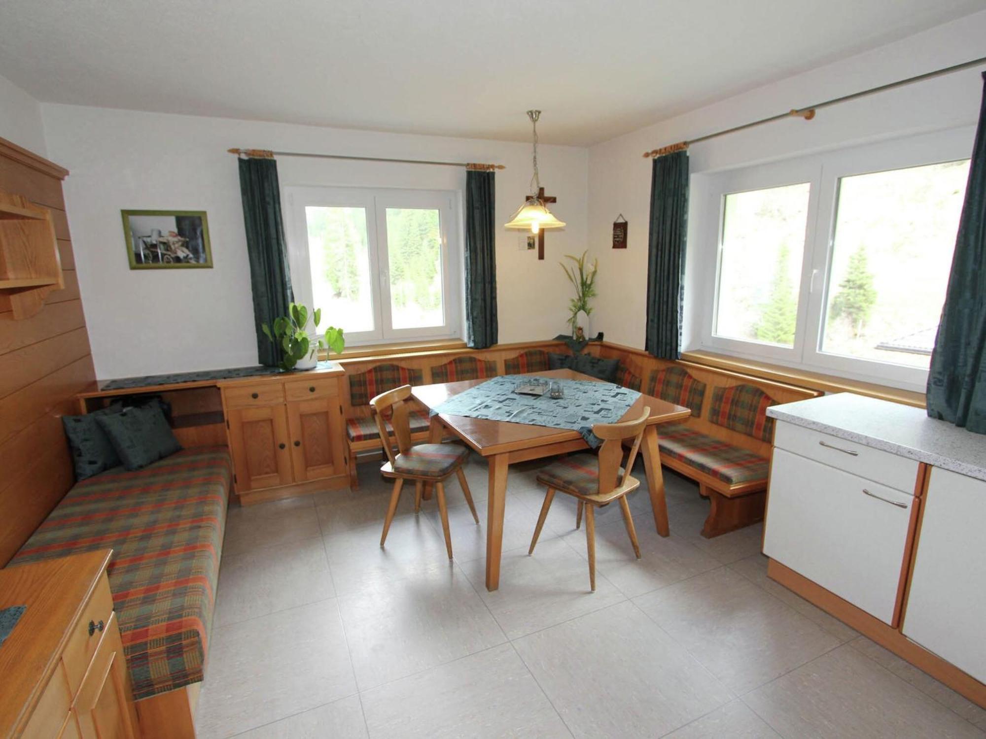 Home With A Wooden Decor And Full Of Atmosphere Außervillgraten Exteriör bild