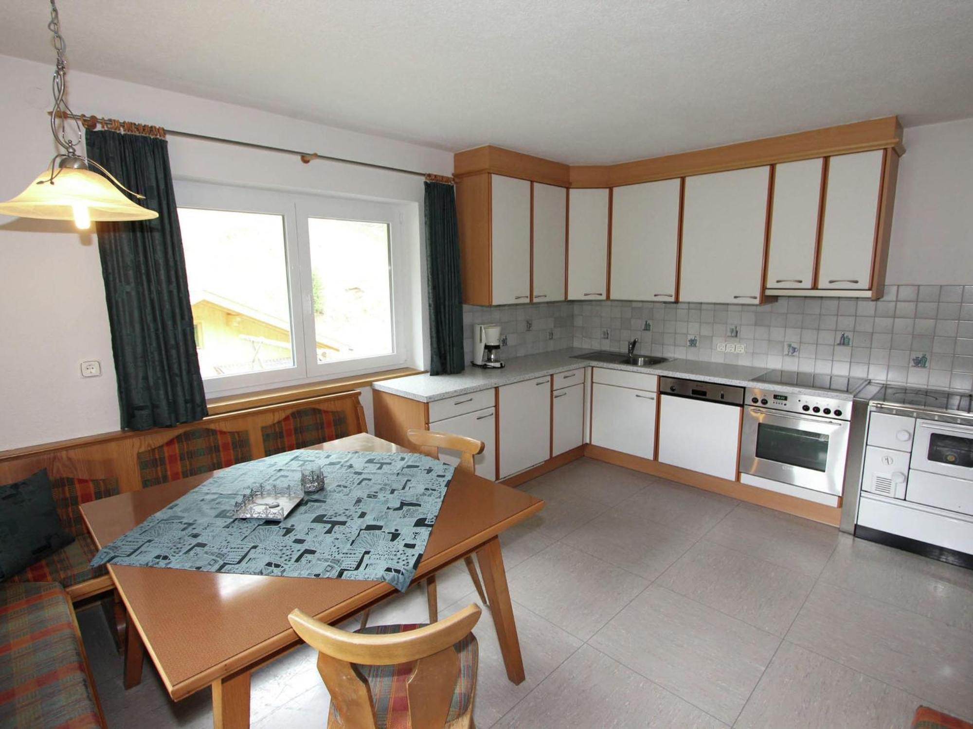 Home With A Wooden Decor And Full Of Atmosphere Außervillgraten Exteriör bild